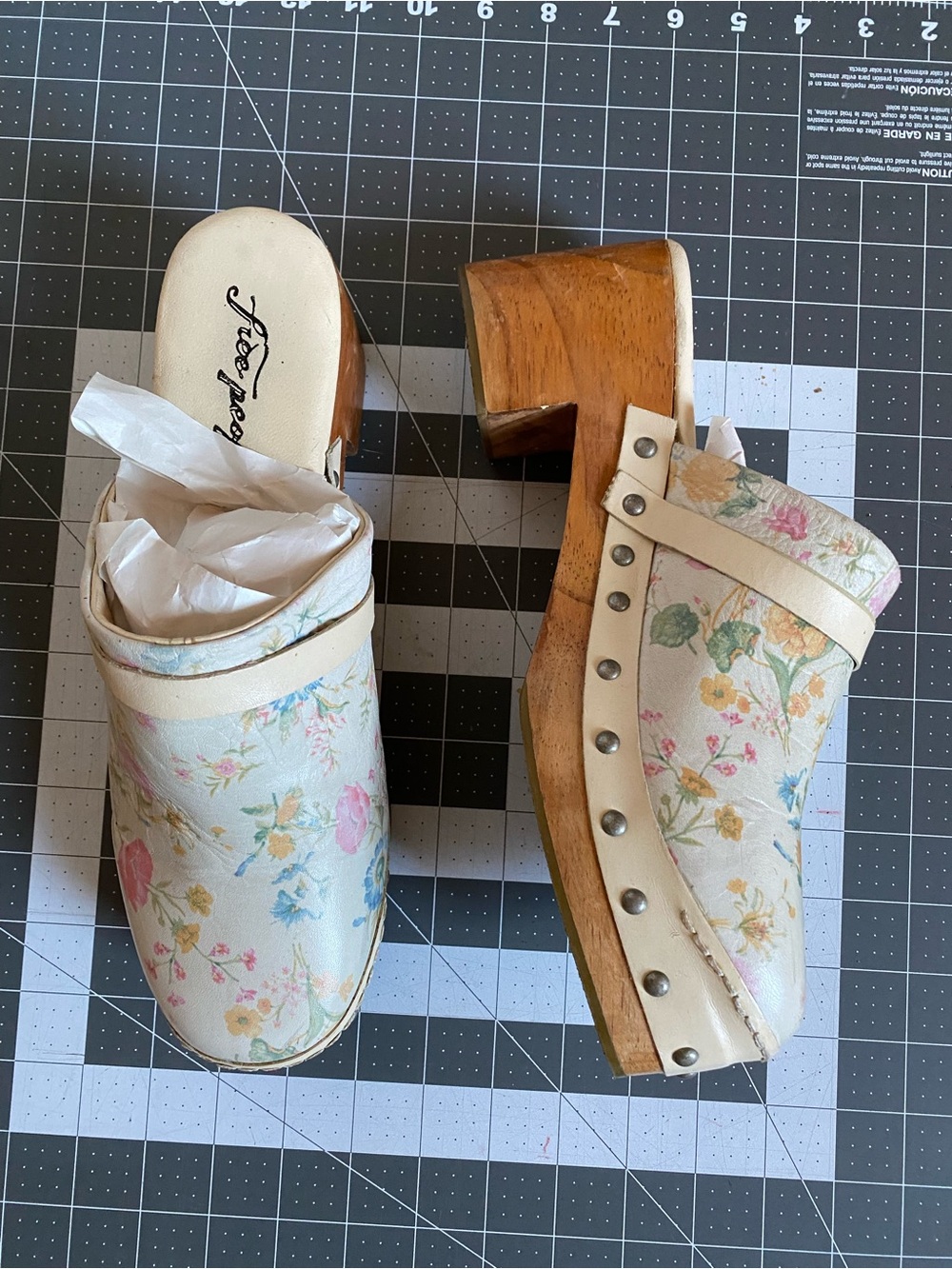 Free People Cream Floral Leather Clog Mules with Studded Wooden Heel 41